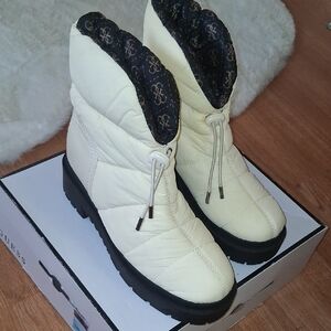 Guess Leeda Women's  Cream Winter Boots, Sz 9.5
